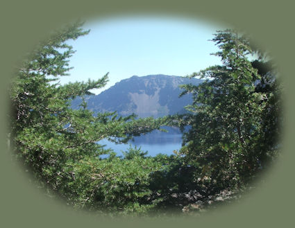 The Stargazer Treehouse at Gathering Light ... a retreat located in southern Oregon near Crater Lake National Park.